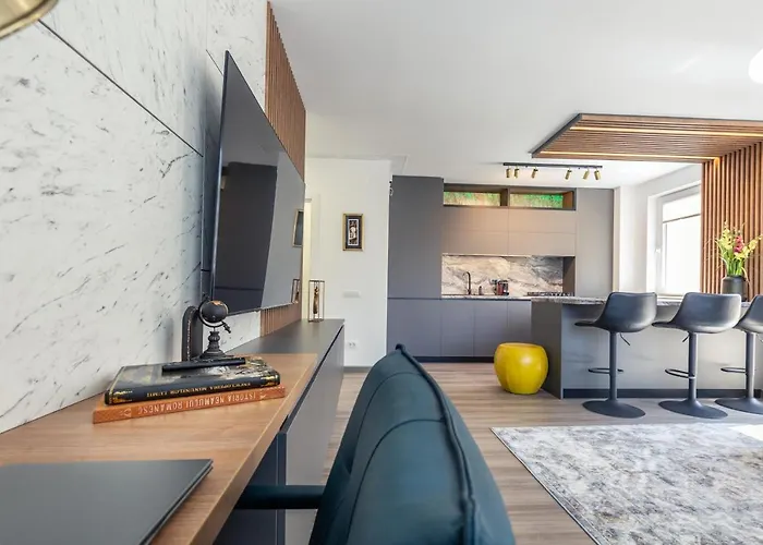 Urban Plaza Mountain View Luxury Retreat