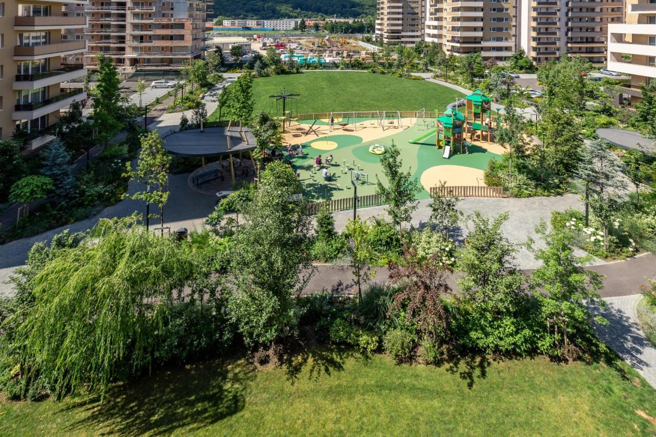 Urban Plaza Mountain View Luxury Retreat Appartement *