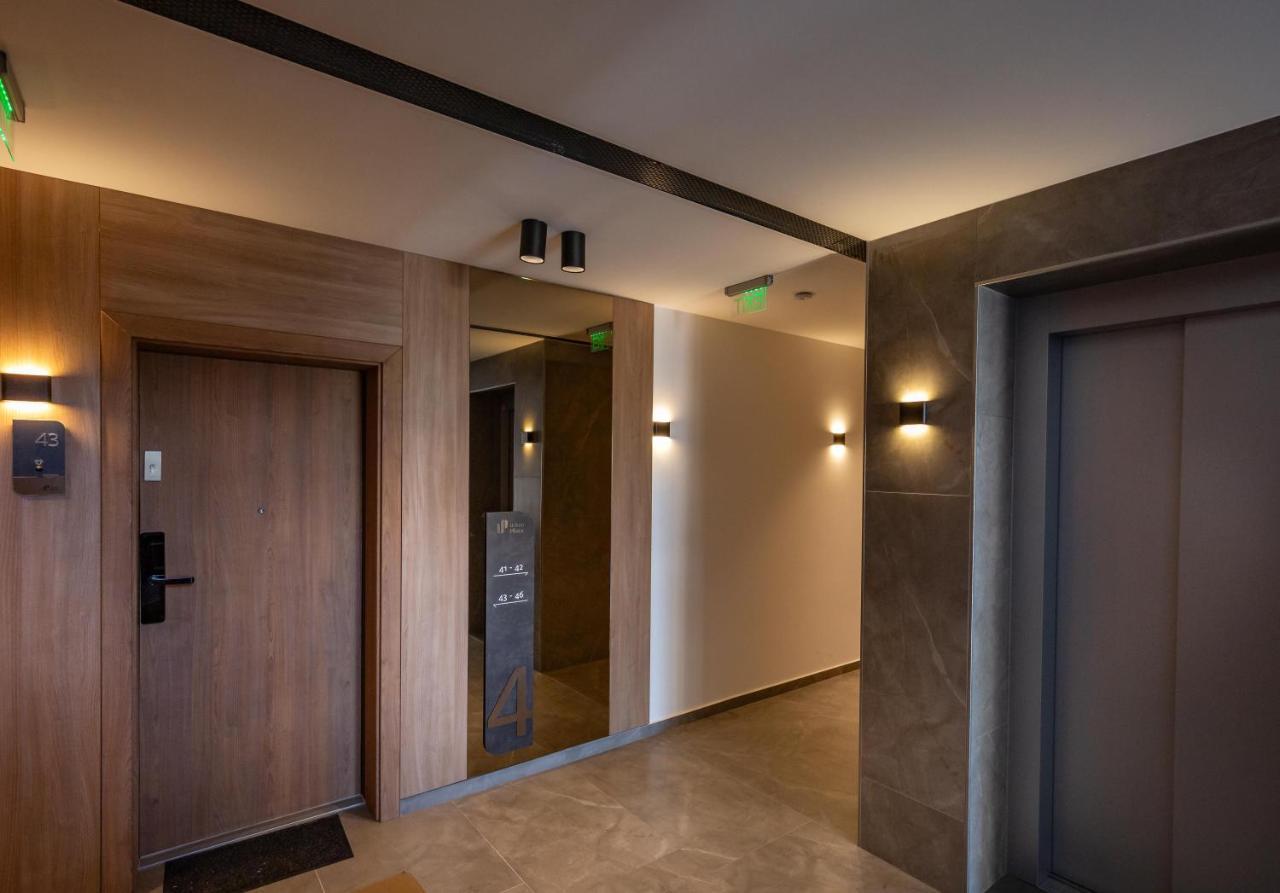 Urban Plaza Mountain View Luxury Retreat *